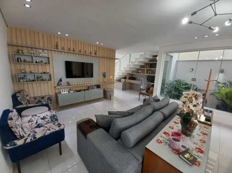 Casa de Condomínio à venda com 3 quartos, 190m² - Foto 3