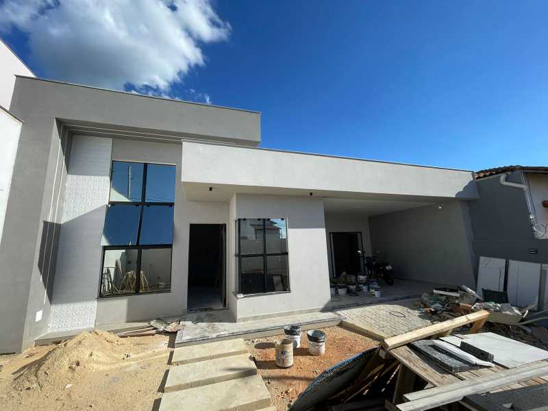 Casa à venda com 3 quartos, 183m² - Foto 1