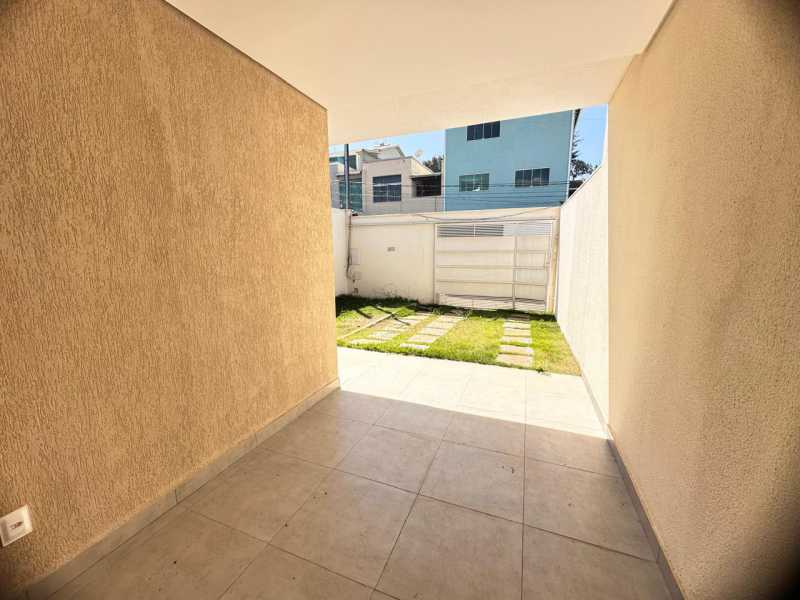 Casa à venda com 3 quartos, 90m² - Foto 11