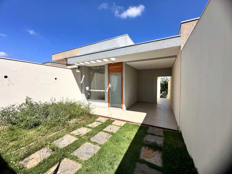 Casa à venda com 3 quartos, 90m² - Foto 2