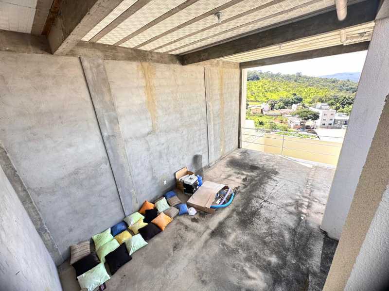 Casa à venda com 3 quartos, 90m² - Foto 11