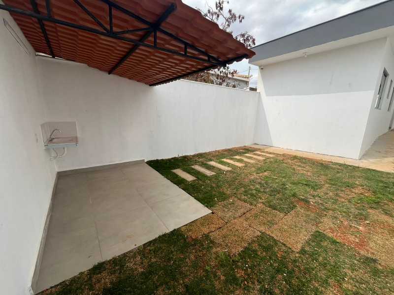 Casa à venda com 2 quartos, 62m² - Foto 12