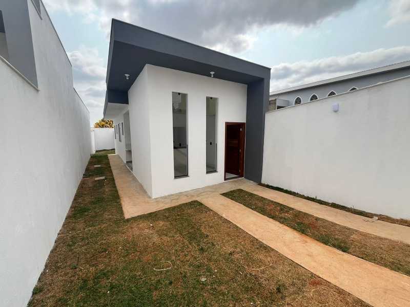 Casa à venda com 2 quartos, 62m² - Foto 13