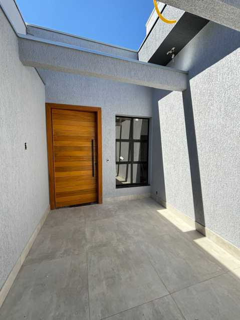 Casa à venda com 3 quartos, 90m² - Foto 1