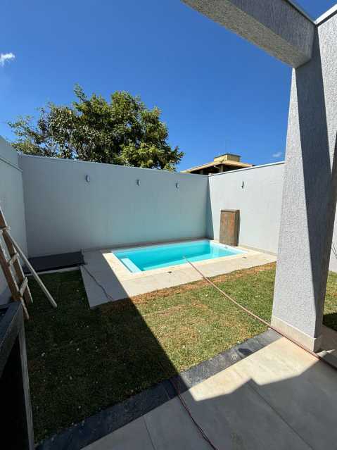 Casa à venda com 3 quartos, 90m² - Foto 8