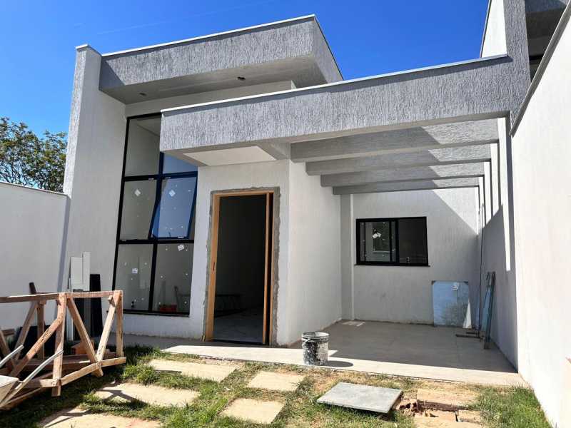 Casa à venda com 3 quartos, 86m² - Foto 1