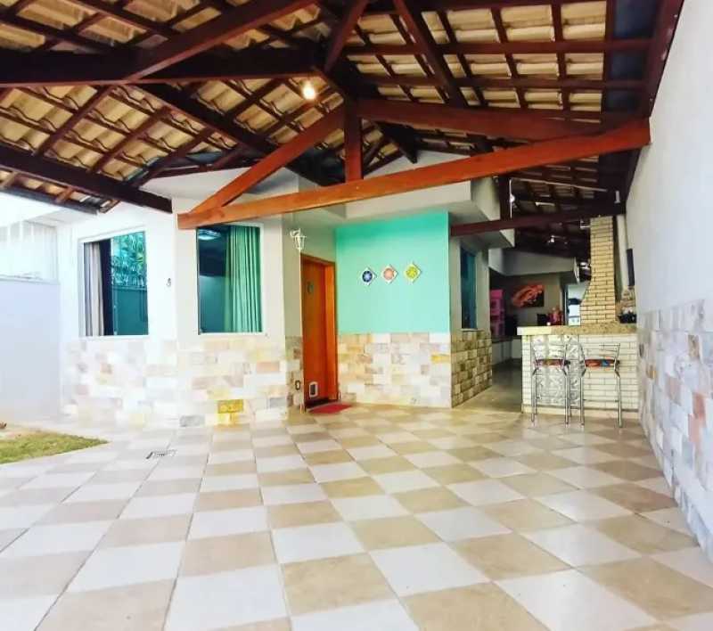 Casa à venda com 3 quartos, 100m² - Foto 1