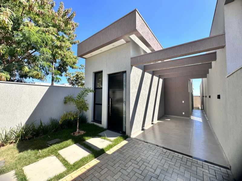 Casa à venda com 3 quartos, 115m² - Foto 1