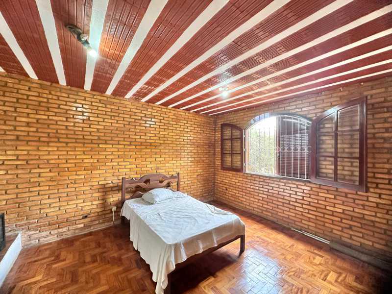 Casa à venda com 3 quartos, 320m² - Foto 17