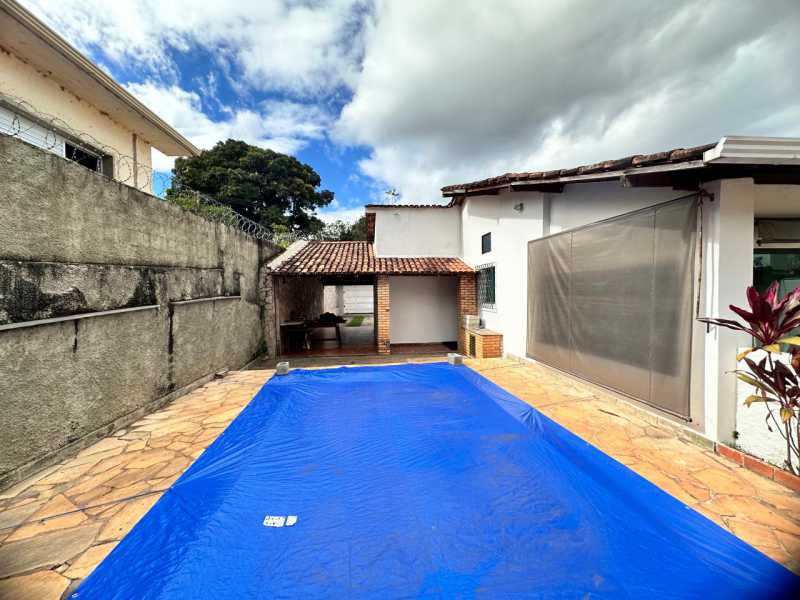 Casa à venda com 3 quartos, 320m² - Foto 15