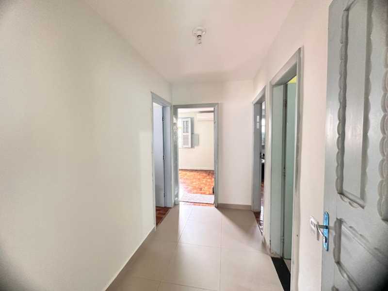 Casa à venda com 3 quartos, 320m² - Foto 11