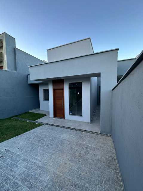 Casa à venda com 2 quartos, 70m² - Foto 1