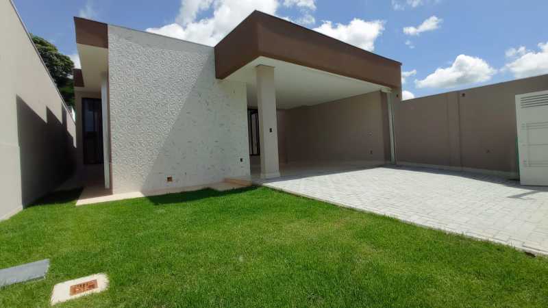 Casa à venda com 4 quartos, 132m² - Foto 2