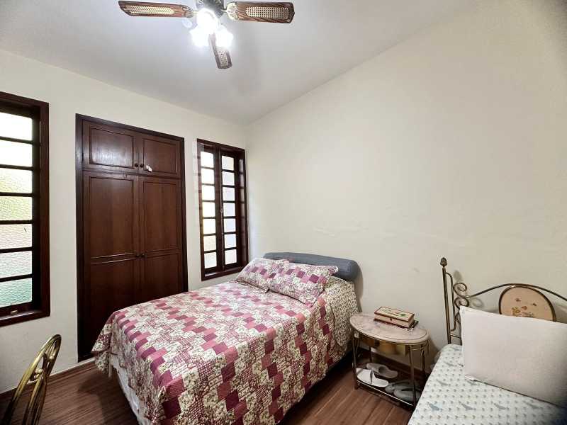 Casa de Condomínio à venda com 4 quartos, 359m² - Foto 13