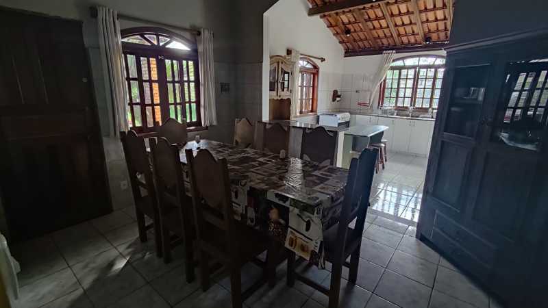 Casa de Condomínio à venda com 3 quartos, 415m² - Foto 4