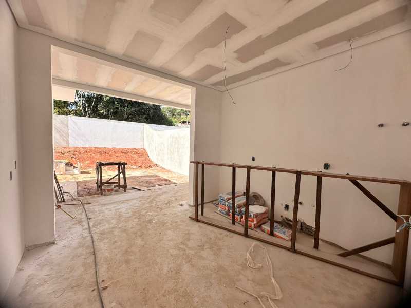 Casa à venda com 3 quartos, 135m² - Foto 14