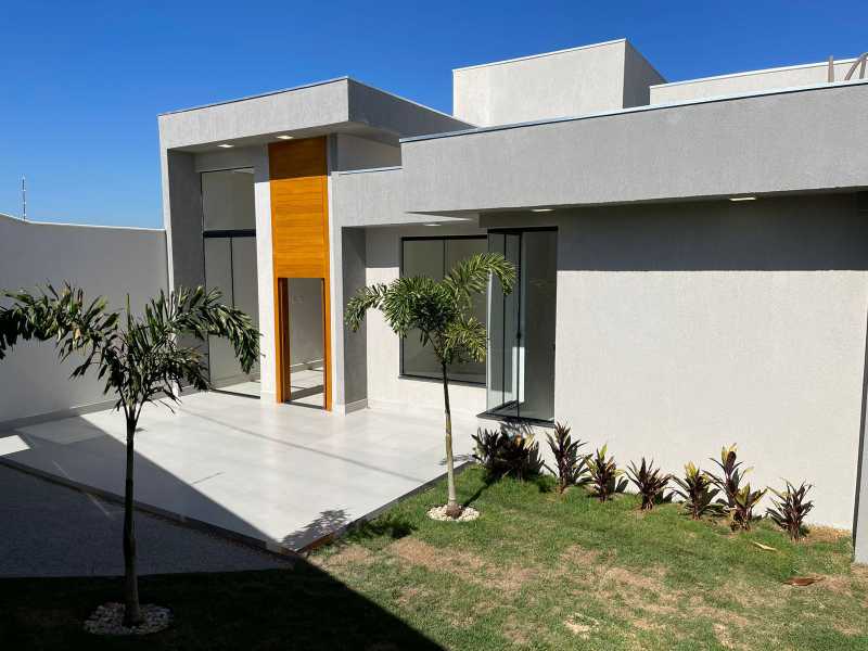 Casa à venda com 3 quartos, 117m² - Foto 1