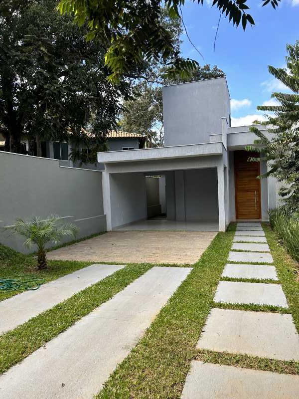 Casa de Condomínio à venda com 4 quartos, 230m² - Foto 1