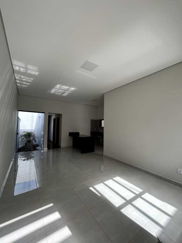 Casa à venda com 4 quartos, 177m² - Foto 3