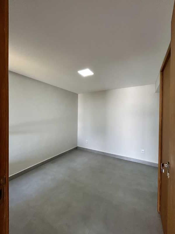 Casa à venda com 4 quartos, 177m² - Foto 14