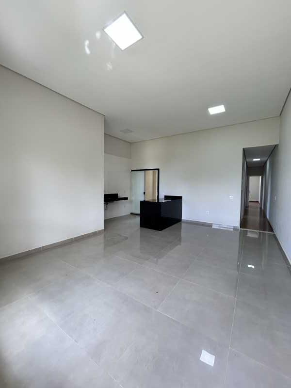 Casa à venda com 3 quartos, 94m² - Foto 3