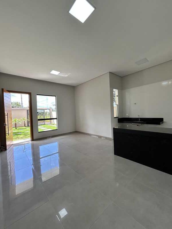 Casa à venda com 3 quartos, 94m² - Foto 4