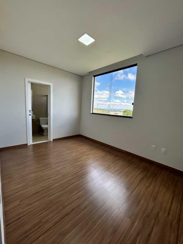 Casa à venda com 3 quartos, 94m² - Foto 11