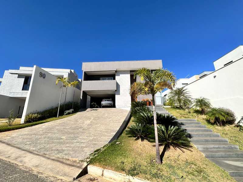 Casa de Condomínio à venda com 3 quartos, 196m² - Foto 2