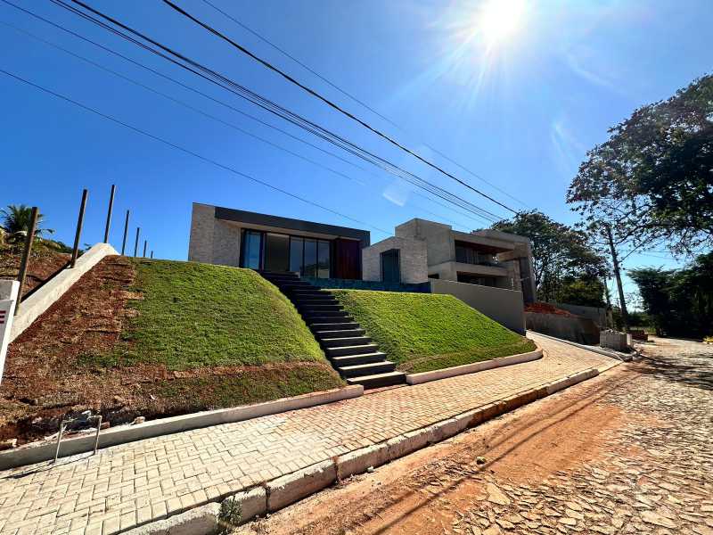 Casa de Condomínio à venda com 4 quartos, 440m² - Foto 1