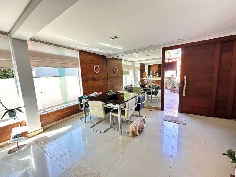 Casa de Condomínio à venda e aluguel com 5 quartos, 600m² - Foto 8