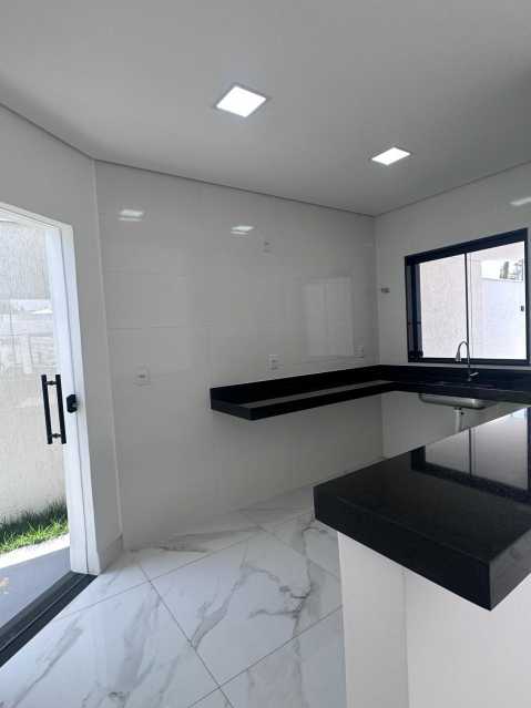 Casa à venda com 3 quartos, 88m² - Foto 5