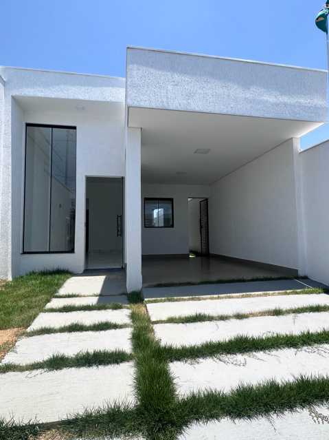 Casa à venda com 3 quartos, 88m² - Foto 1