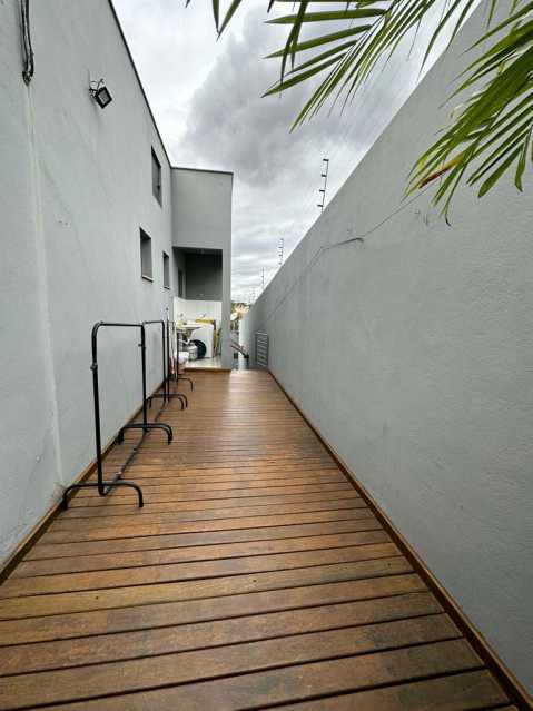 Casa à venda com 3 quartos, 101m² - Foto 22