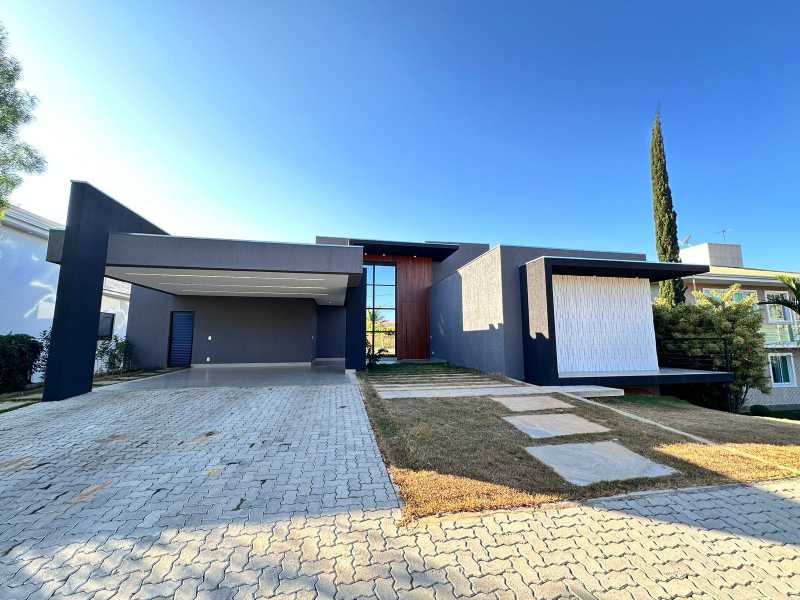 Casa de Condomínio à venda com 4 quartos, 419m² - Foto 1