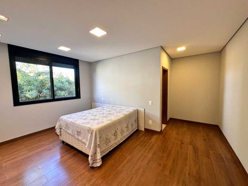 Casa de Condomínio à venda com 4 quartos, 419m² - Foto 3