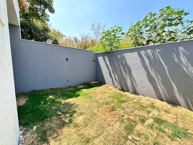 Casa à venda com 3 quartos, 89m² - Foto 11