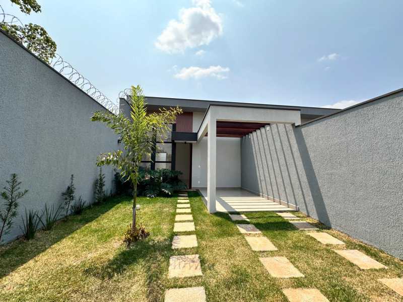 Casa à venda com 3 quartos, 125m² - Foto 1