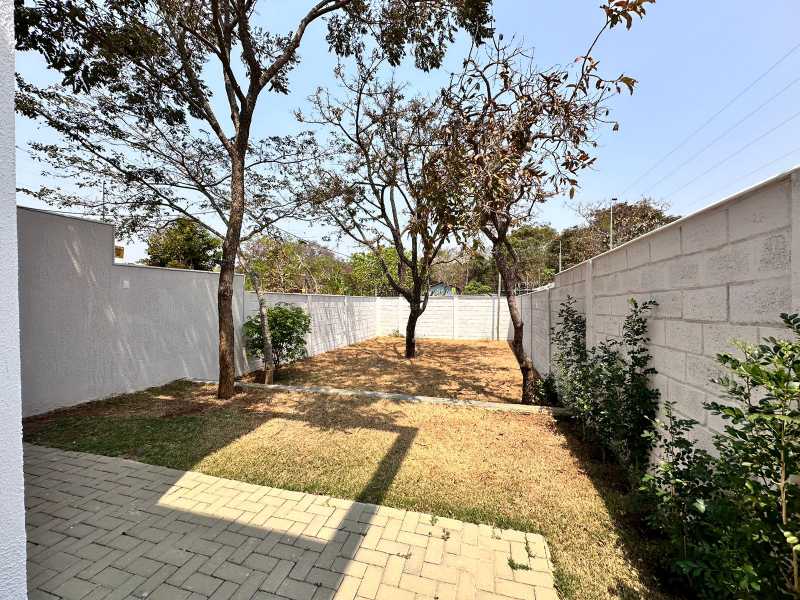 Casa à venda com 3 quartos, 142m² - Foto 2