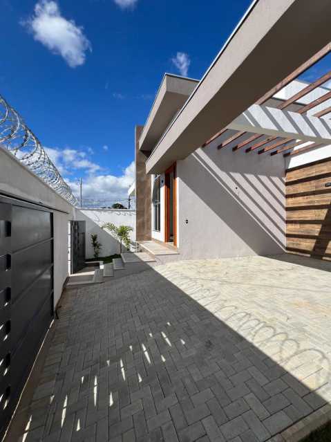 Casa à venda com 3 quartos, 150m² - Foto 1