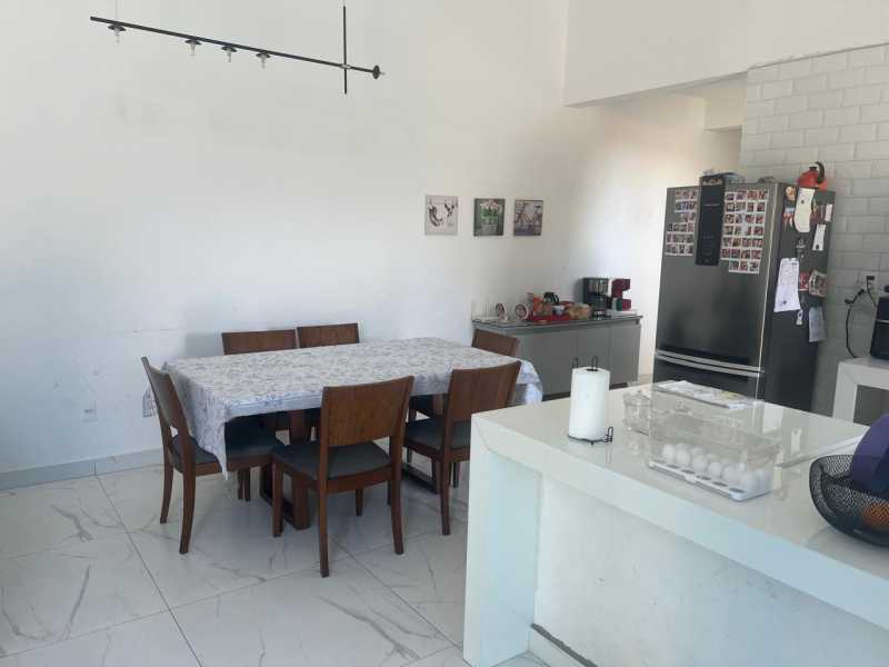 Casa à venda com 3 quartos, 200m² - Foto 12