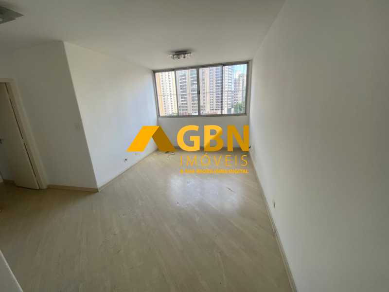 Apartamento à venda com 2 quartos, 72m² - Foto 1