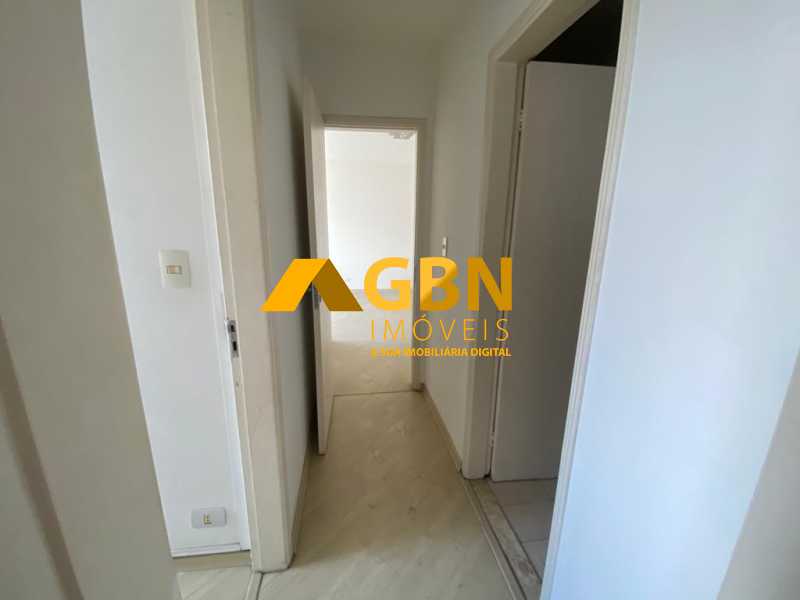 Apartamento à venda com 2 quartos, 72m² - Foto 9