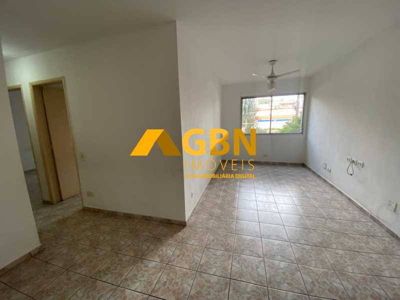 Apartamento à venda com 3 quartos, 64m² - Foto 1