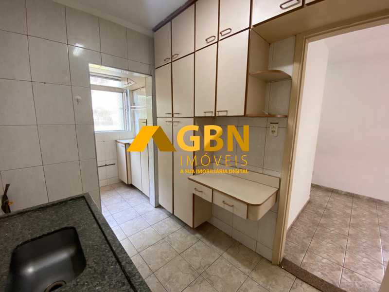 Apartamento à venda com 3 quartos, 64m² - Foto 4
