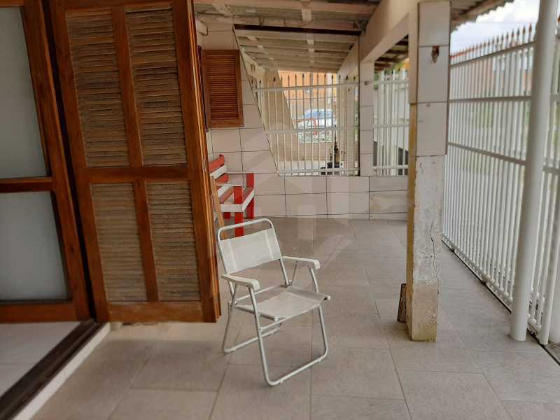 Casa à venda com 2 quartos, 100m² - Foto 2