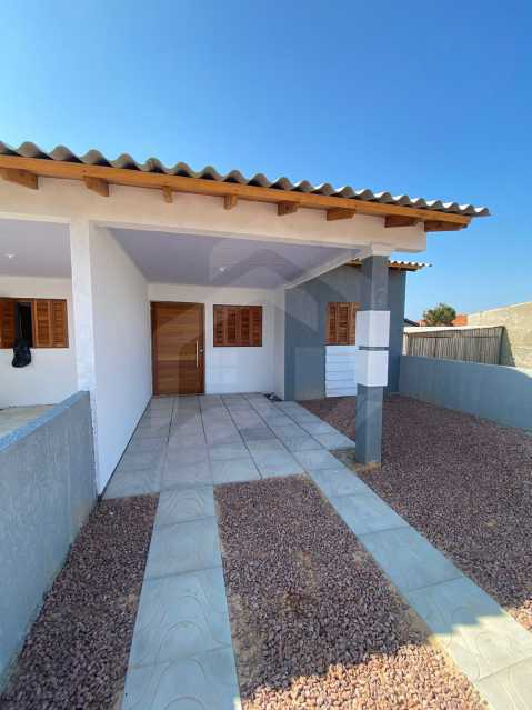 Casa à venda com 2 quartos, 60m² - Foto 2