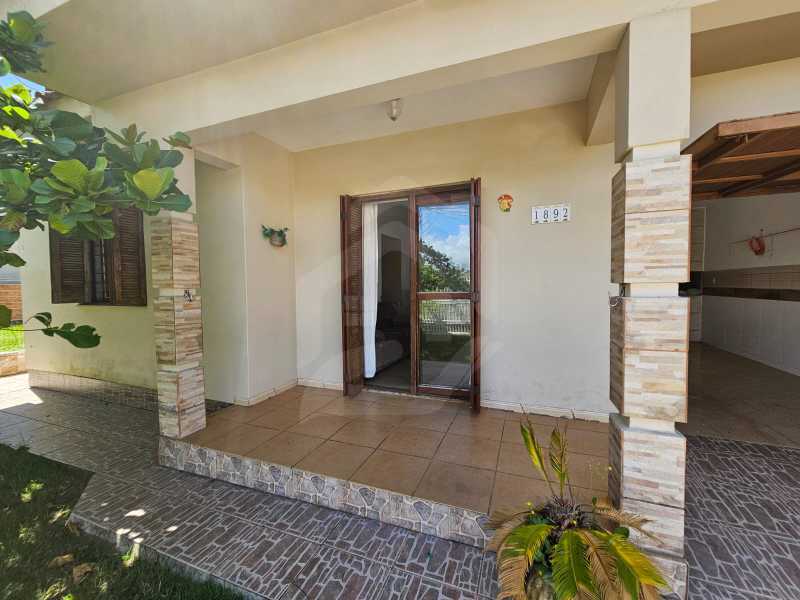 Casa à venda com 2 quartos, 90m² - Foto 2