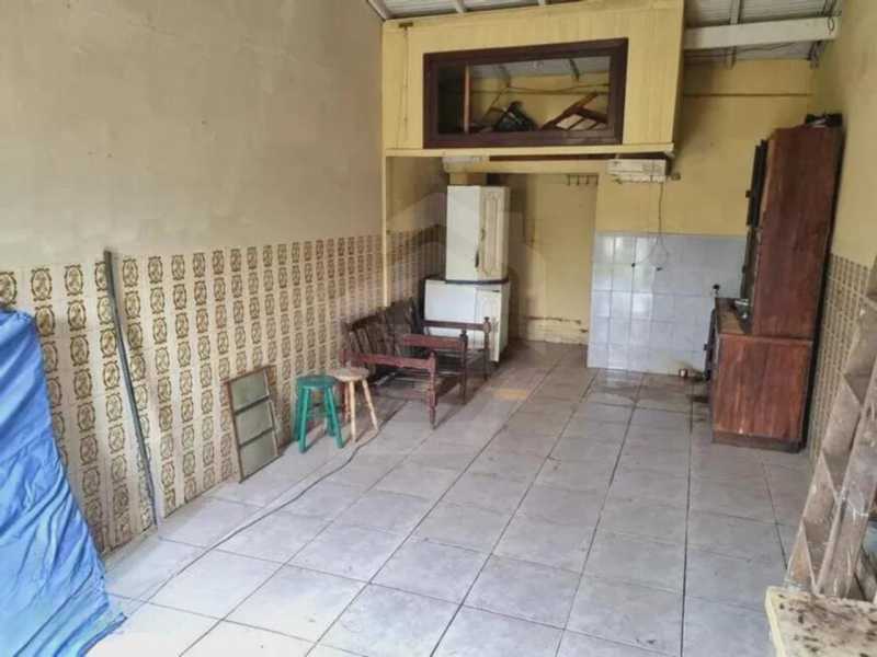 Casa à venda com 2 quartos, 250m² - Foto 11