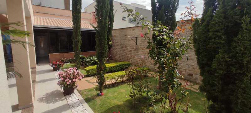 Casa à venda com 3 quartos, 276m² - Foto 24