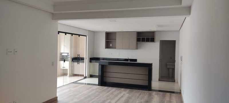 Apartamento à venda com 3 quartos, 130m² - Foto 1